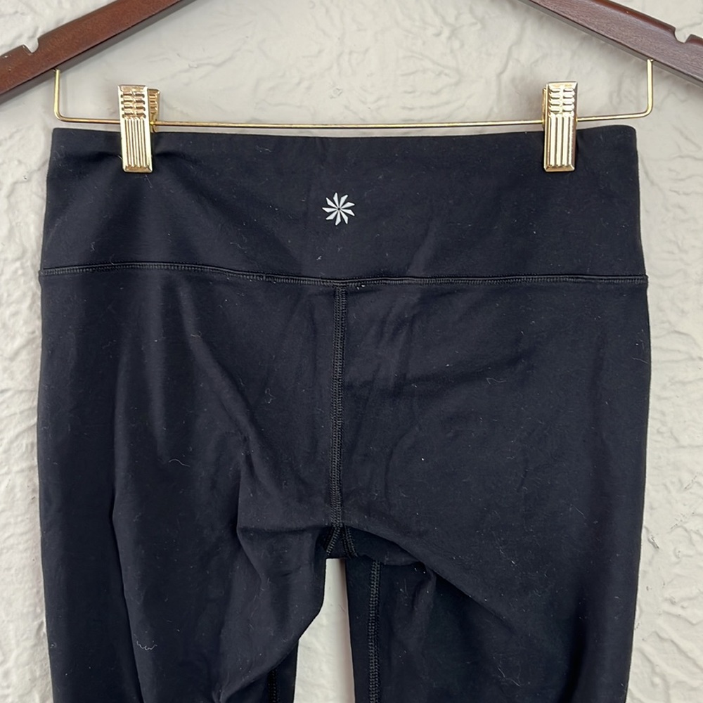 Athleta Quest Criss Cross Chaturanga Capri Leggings - Picture 5 of 11